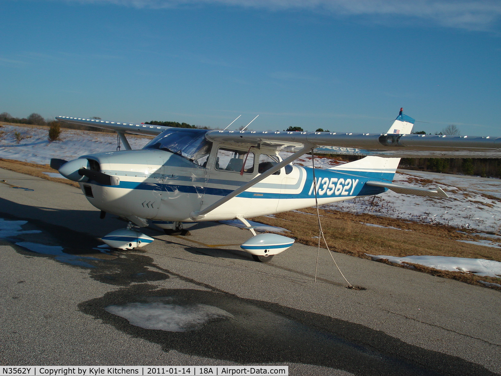 N3562Y, 1962 Cessna 182F Skylane C/N 18254462, N3562Y @ 18A with Prop Strike damage.