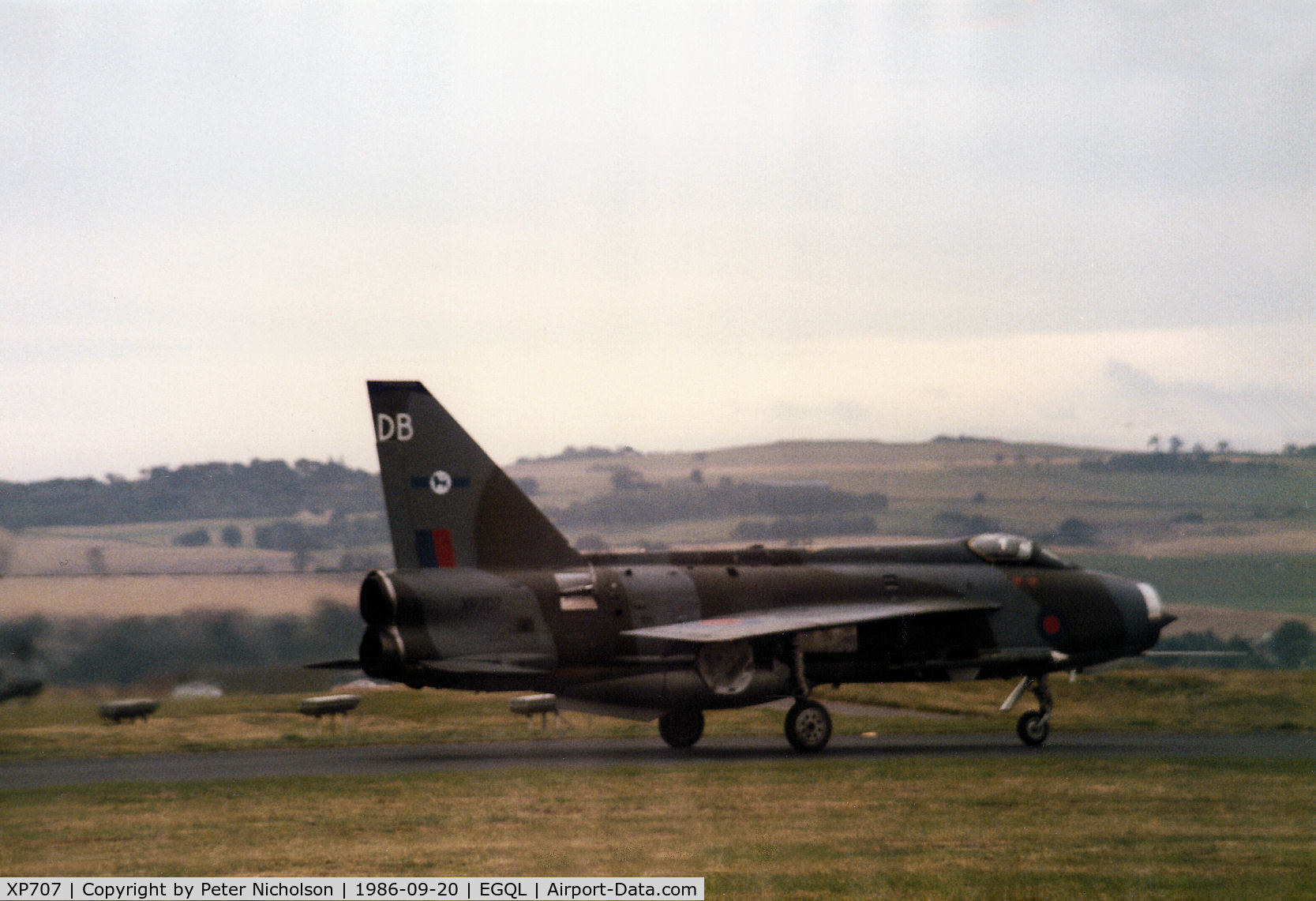 XP707, 1963 English Electric Lightning F.3 C/N 95161, Lightning F.3 of the Lightning Training Flight at RAF Binbrook arriving at the 1986 RAF Leuchars Airshow.