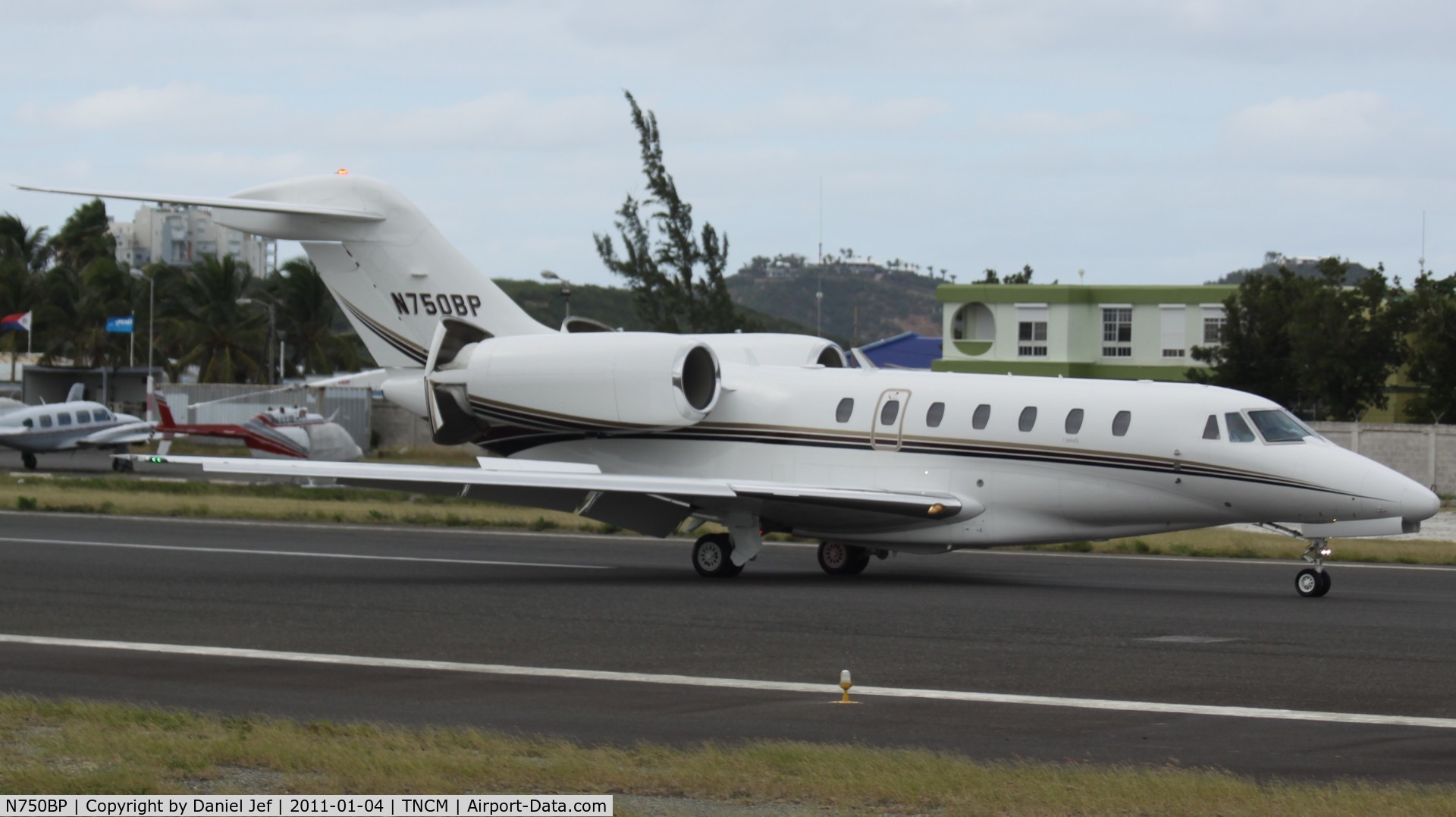 N750BP, 2000 Cessna 750 Citation X C/N 750-0111, N750BP just landed at TNCM