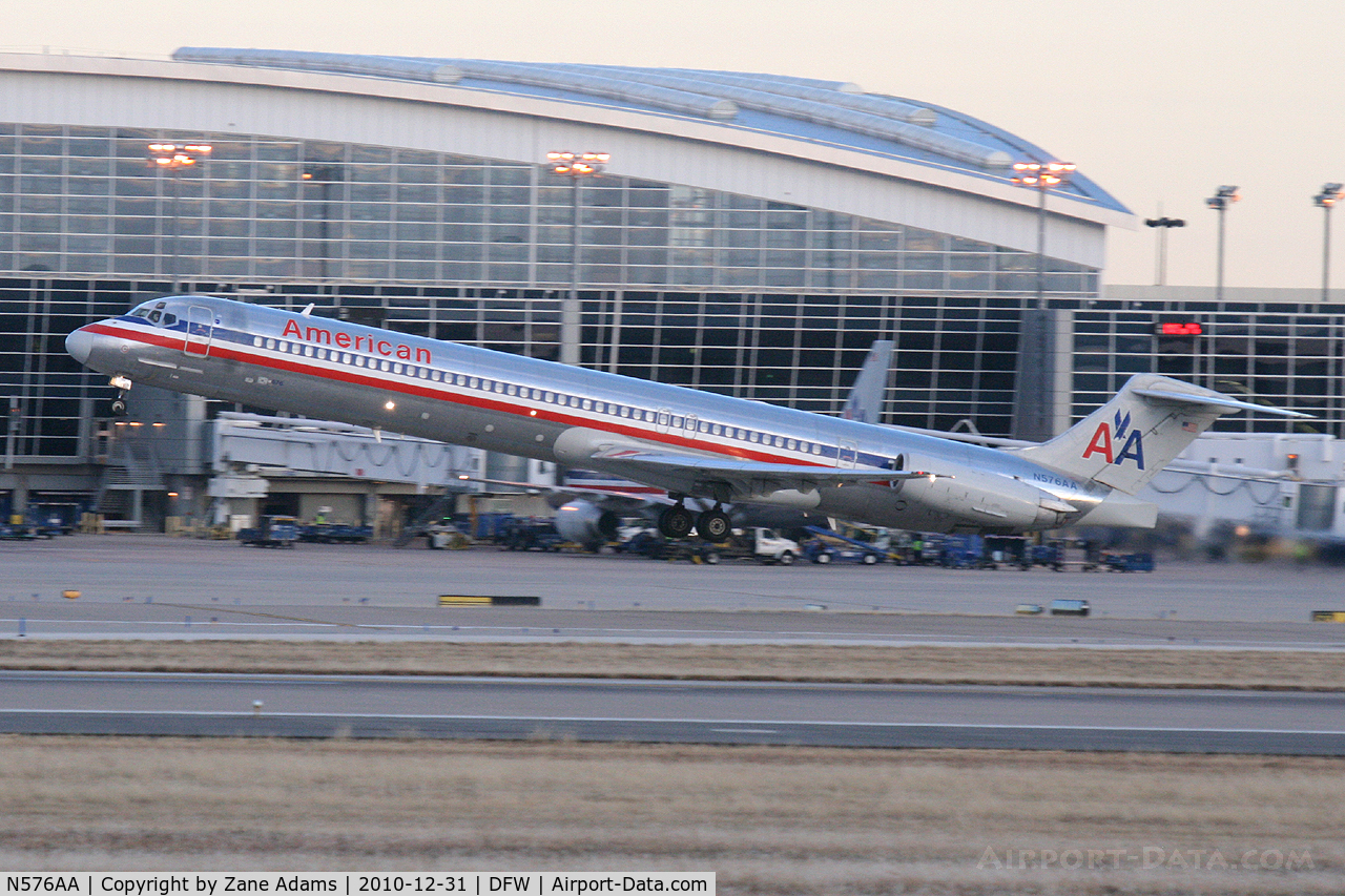 N576AA, 1991 McDonnell Douglas MD-82 (DC-9-82) C/N 53153, American Airlines at DFW Airport