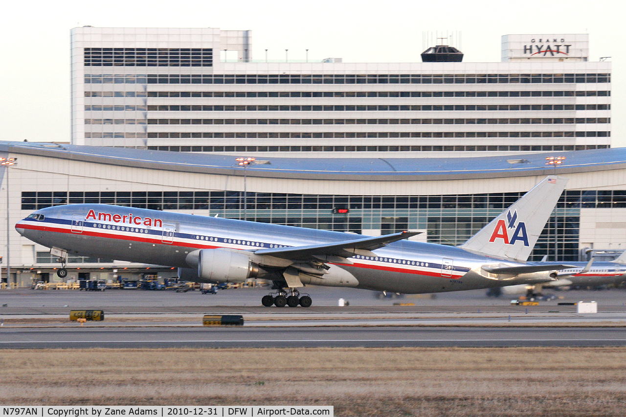 N797AN, 2001 Boeing 777-223 C/N 30012, American Airlines at DFW Airport