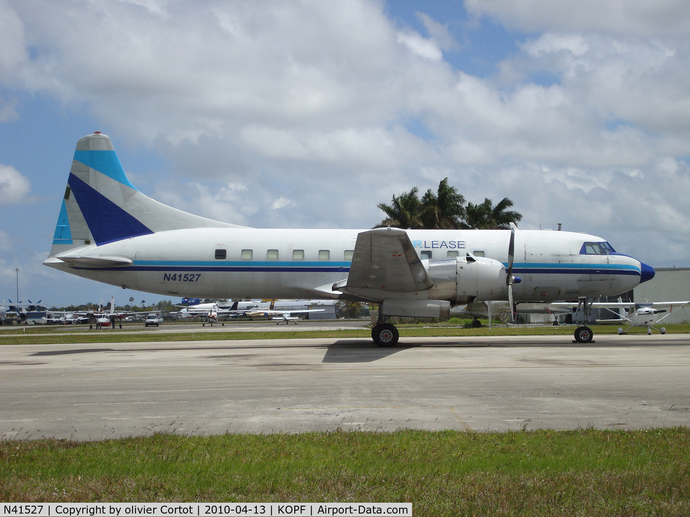 N41527, 1956 Convair 440 Metropolitan C/N 346, Opa Locka airport, Miami