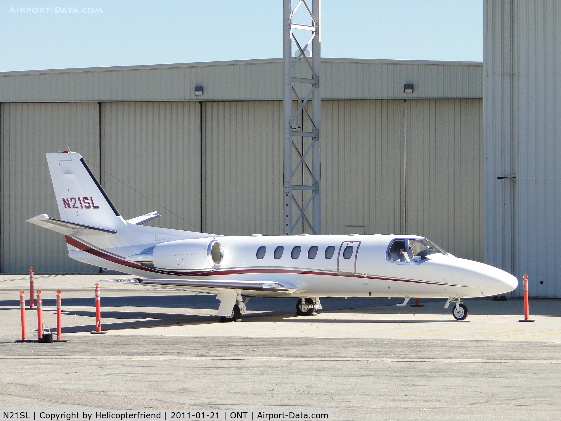 N21SL, 1999 Cessna 550 Citation Bravo C/N 550-0877, Parked and waiting on the southside