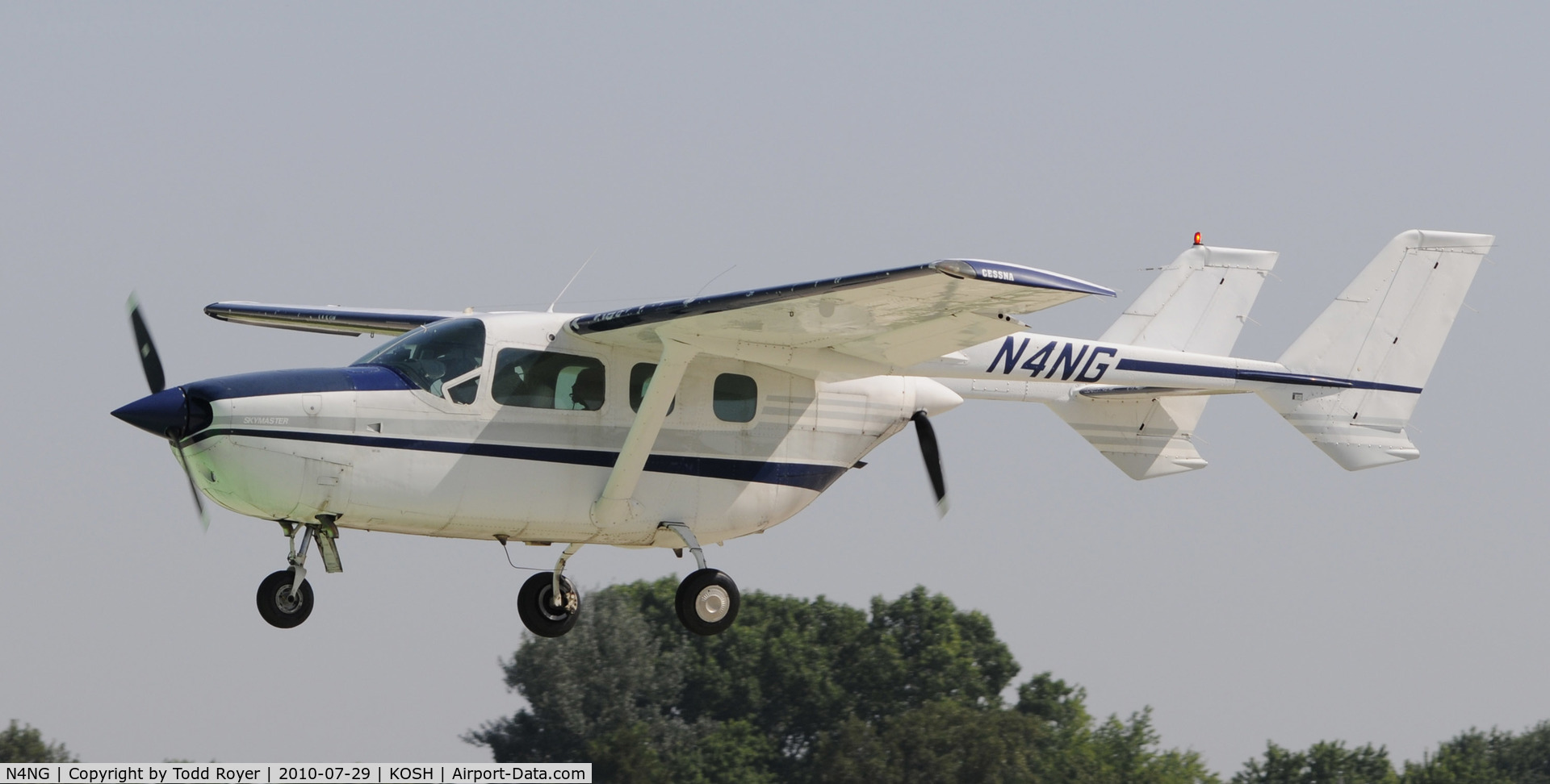 N4NG, Cessna 337 Super Skymaster C/N 337-01787, AIRVENTURE 2010