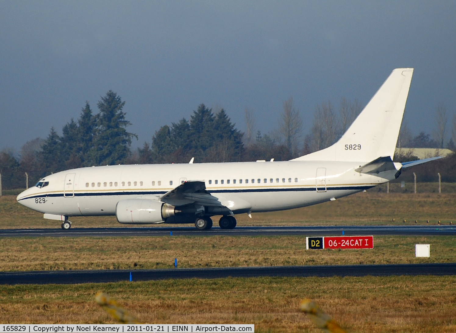 165829, 2000 Boeing C-40A Clipper C/N 29979, Departing off Rwy 24, callsign - 'Convoy 4276'