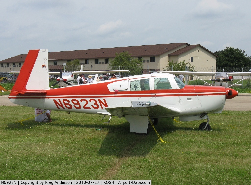 N6923N, 1968 Mooney M20C Ranger C/N 680181, EAA AirVenture 2010