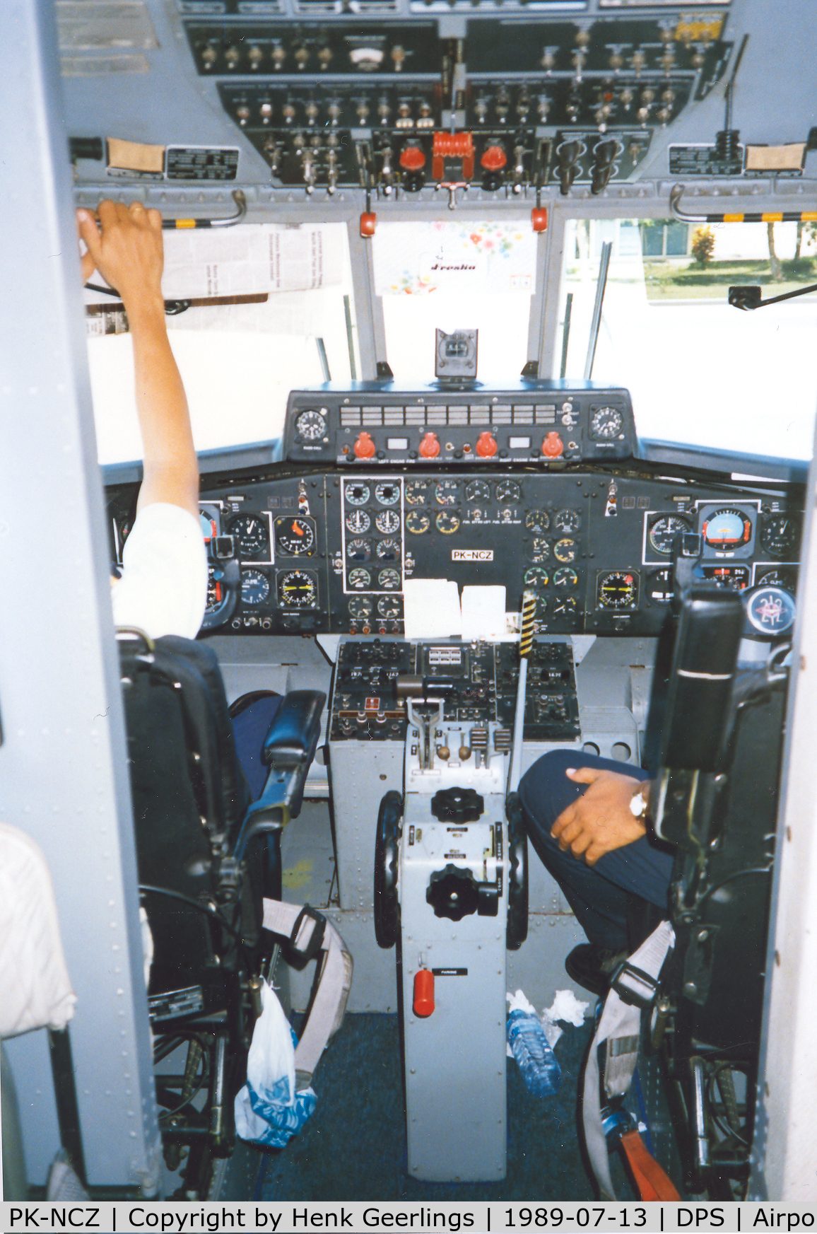PK-NCZ, IPTN 212 CC4 Aviocar Srs 200 C/N 79N274, Merpati , Cockpit Aviocar