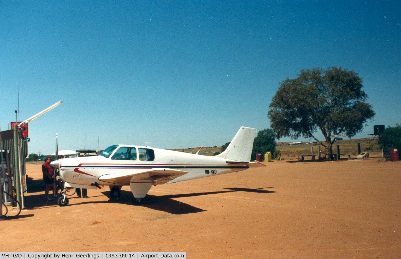 VH-RVD, 1962 Beech 35-B33 Debonair C/N CD-458, William Creek airstrip , Oodnadatta Track SA