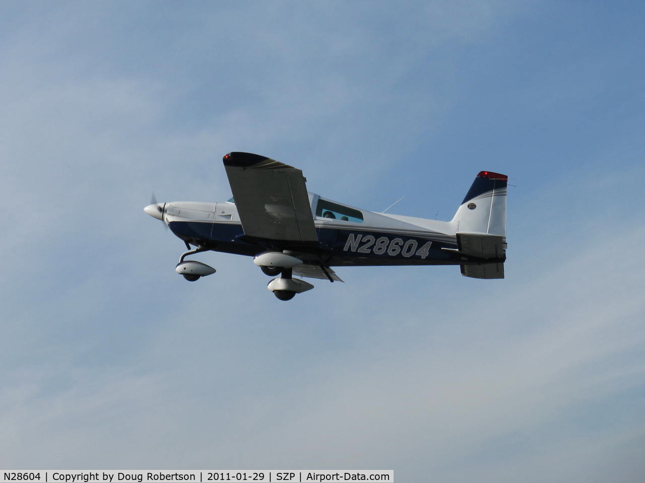 N28604, 1978 Grumman American AA-5B Tiger C/N AA5B0701, 1978 Grumman American AA-5B TIGER, Lycoming O&VO-360 180 Hp, takeoff climb Rwy 22