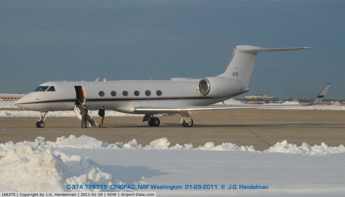 166375, Gulfstream Aerospace C-37A (Gulfstream V) C/N 657, Waiting for the VIP