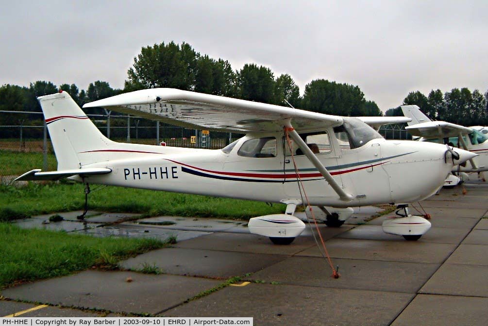 PH-HHE, Reims F172N Skyhawk C/N 1617, R/Cessna F.172N Skyhawk [1617] Rotterdam~PH 10/09/2003