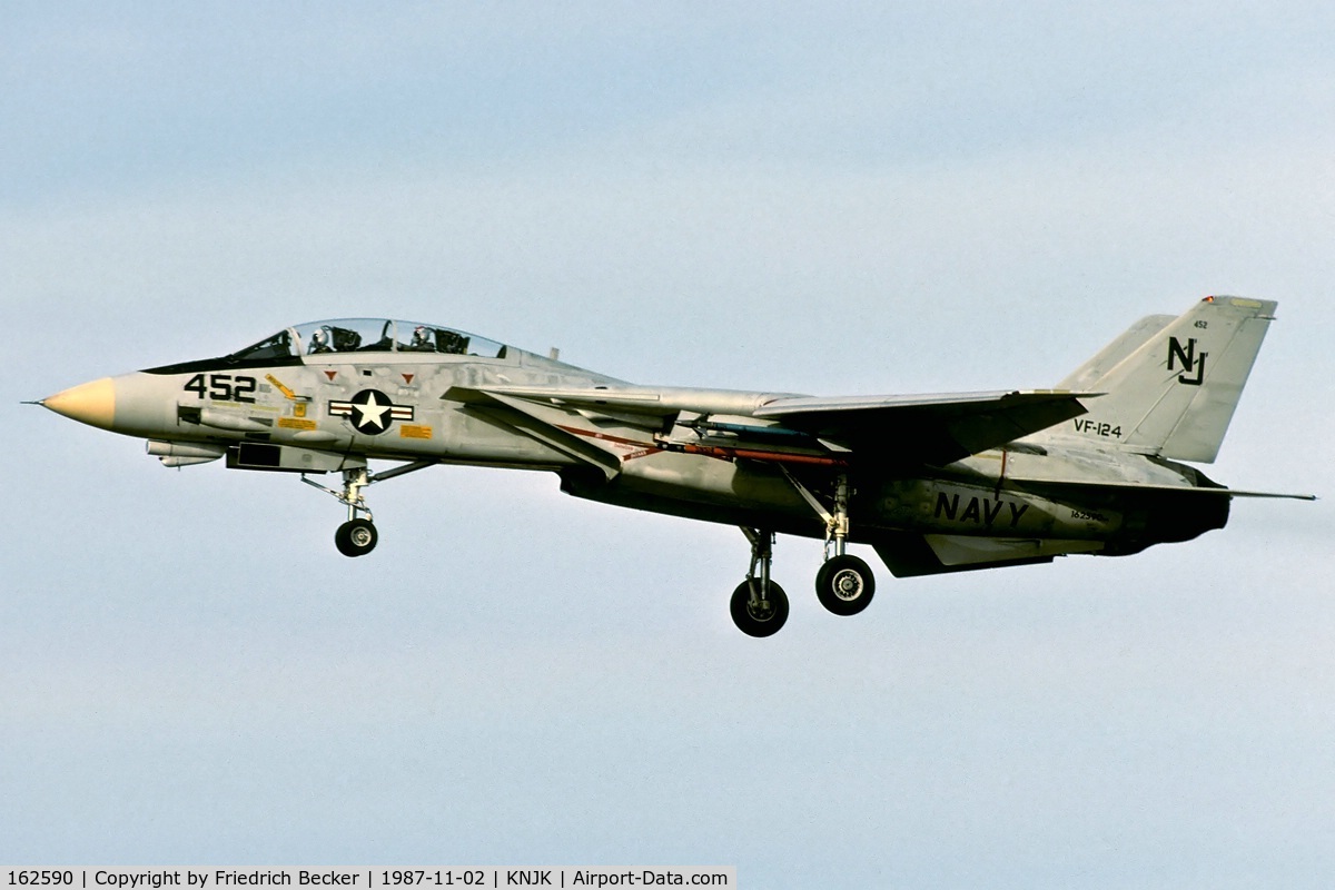 162590, Grumman F-14A Tomcat C/N 512, on final