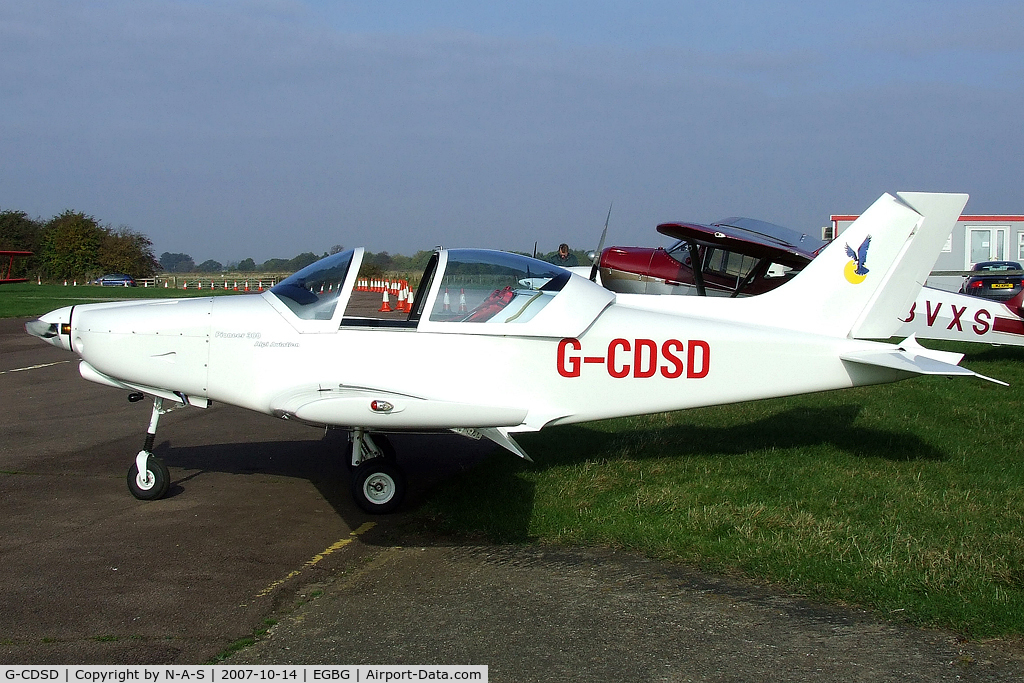 G-CDSD, 2005 Alpi Aviation Pioneer 300 C/N PFA 330-14439, Enjoying the sun