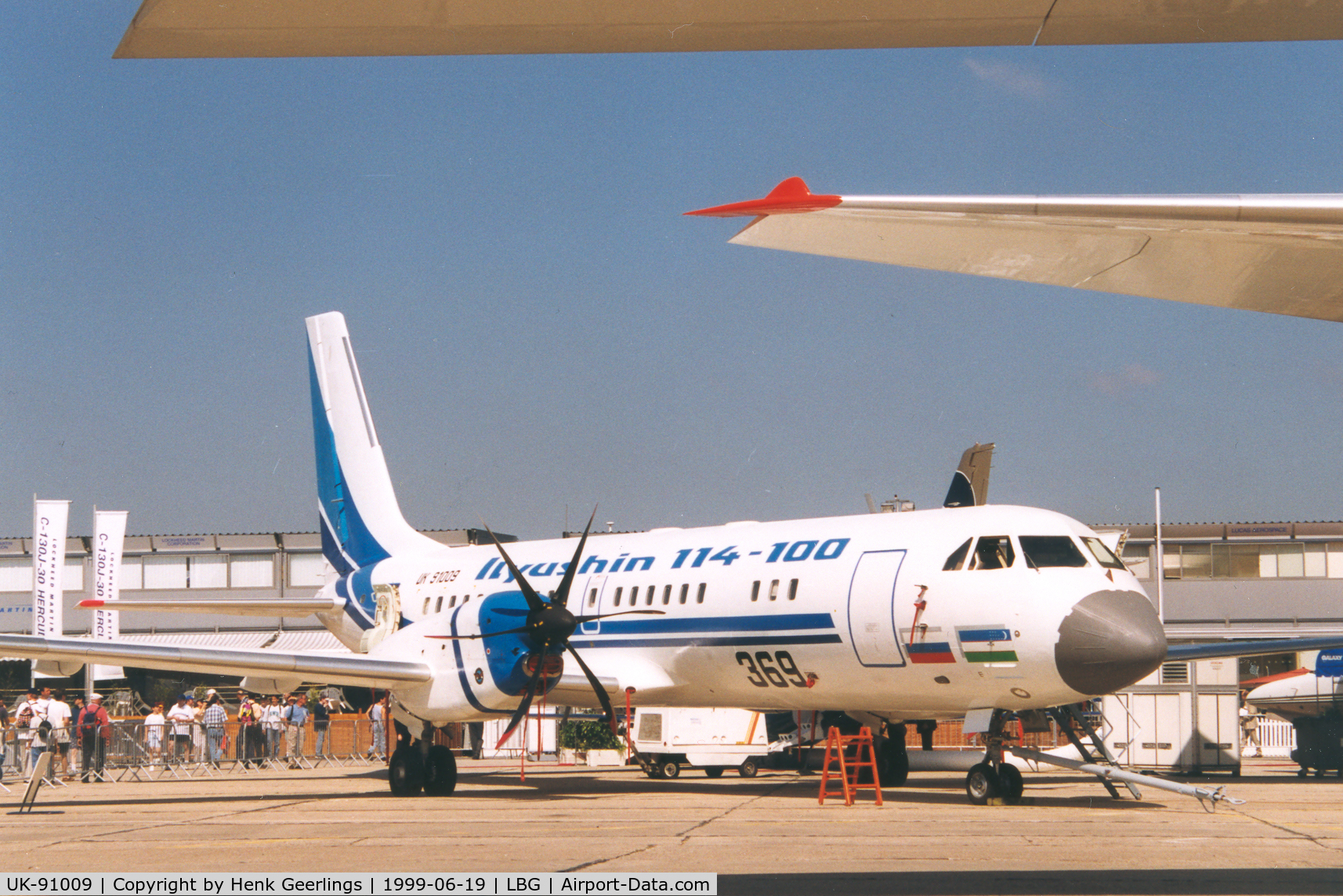 UK-91009, 1999 Ilyushin Il-114-100 C/N 1093800202, Paris Le Bourget Air Show , 1999