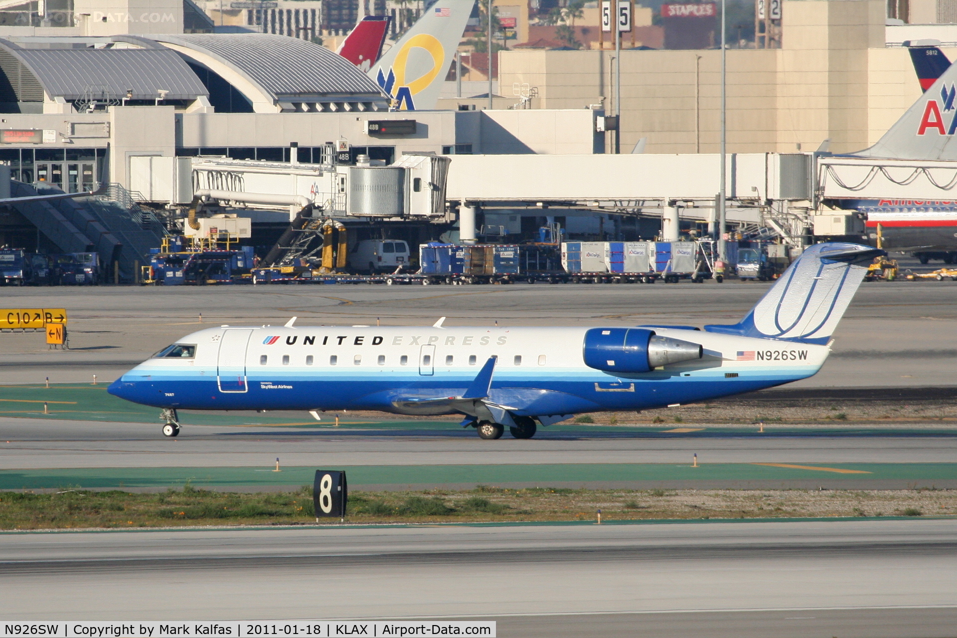 N926SW, 2002 Bombardier CRJ-200LR (CL-600-2B19) C/N 7687, SkyWest/United Express Bombardier CL-600-2B19, SKW6522 turning off of 25L at H8 KLAX after arriving from KPHX.