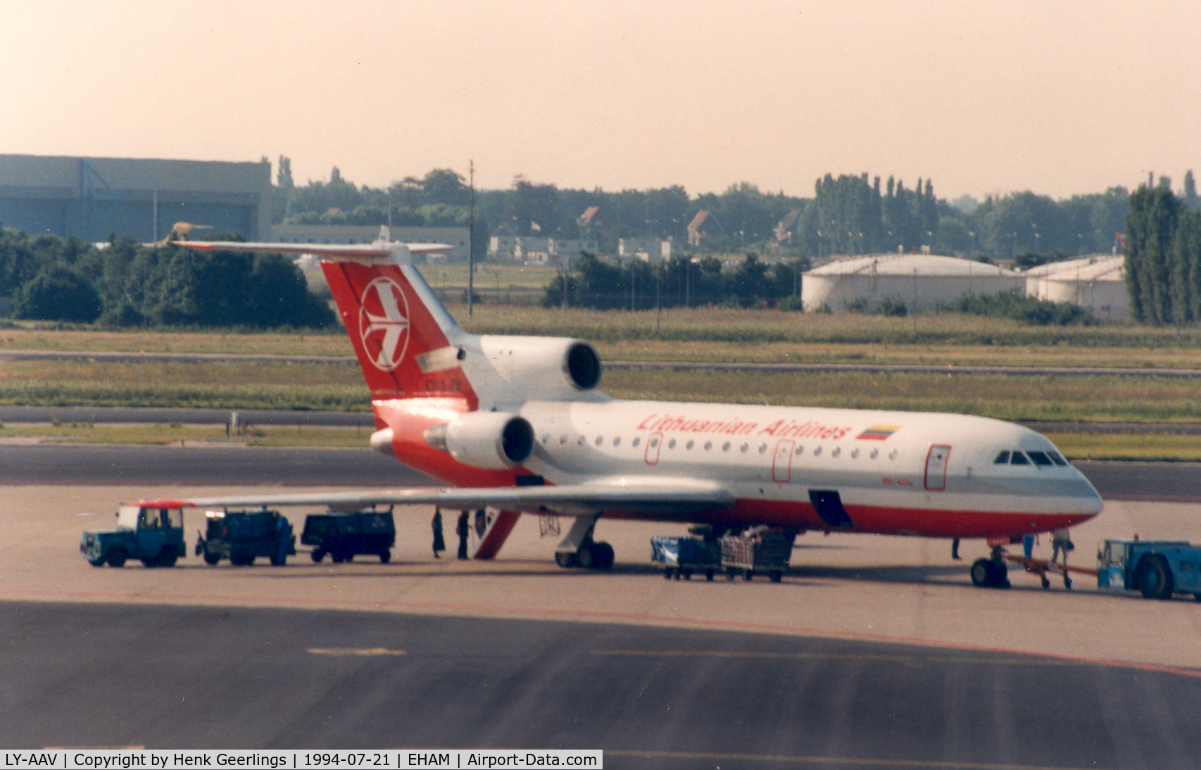 LY-AAV, 1987 Yakovlev Yak-42 C/N 4520424711399, Lithuanian Airlines
