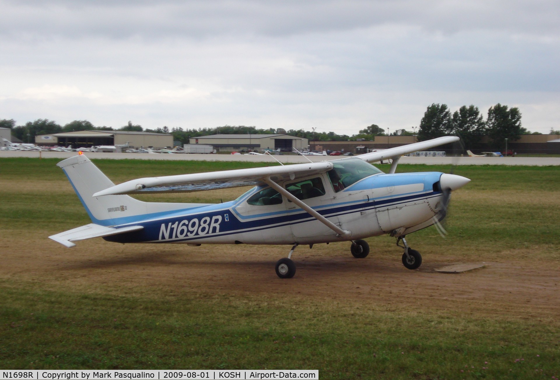 N1698R, 1978 Cessna R182 Skylane RG C/N R18200521, Cessna R182