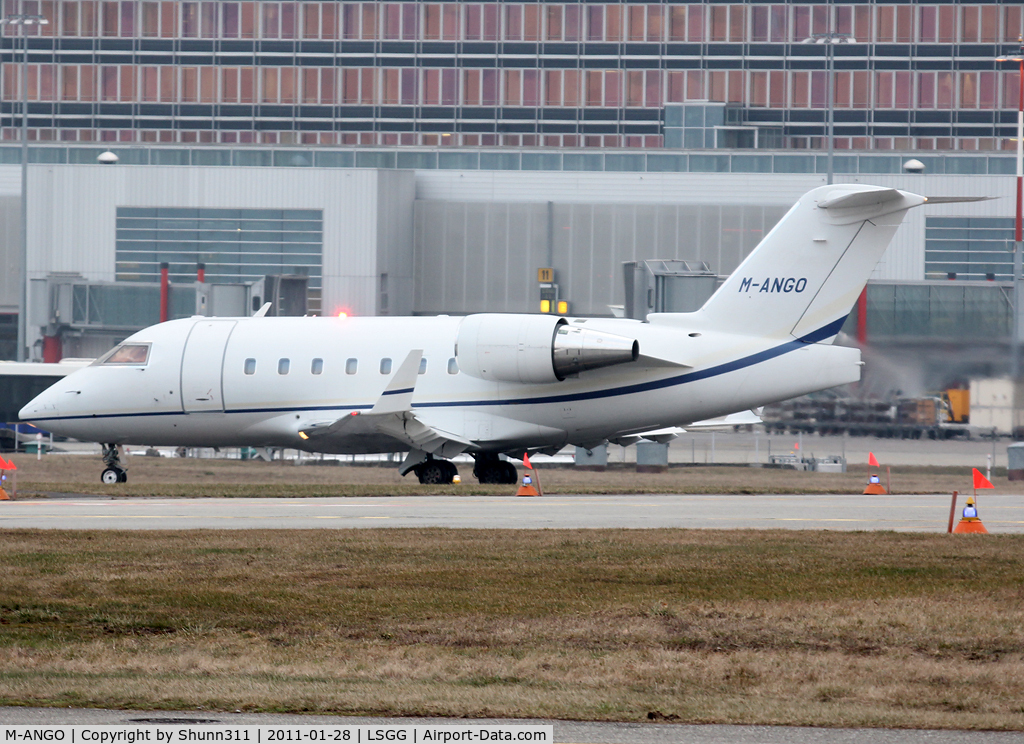 M-ANGO, 2005 Bombardier Challenger 604 (CL-600-2B16) C/N 5610, Ready for take off rwy 05