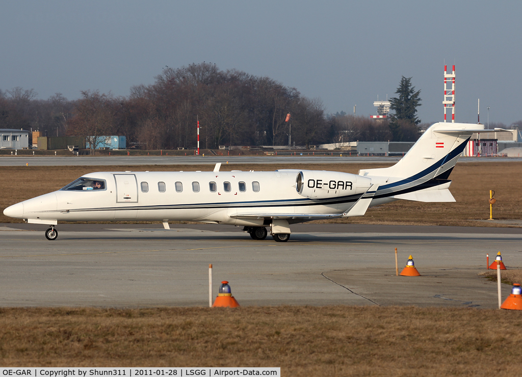 OE-GAR, 2001 Learjet 45 C/N 45-0148, Lining up rwy 05 for departure...