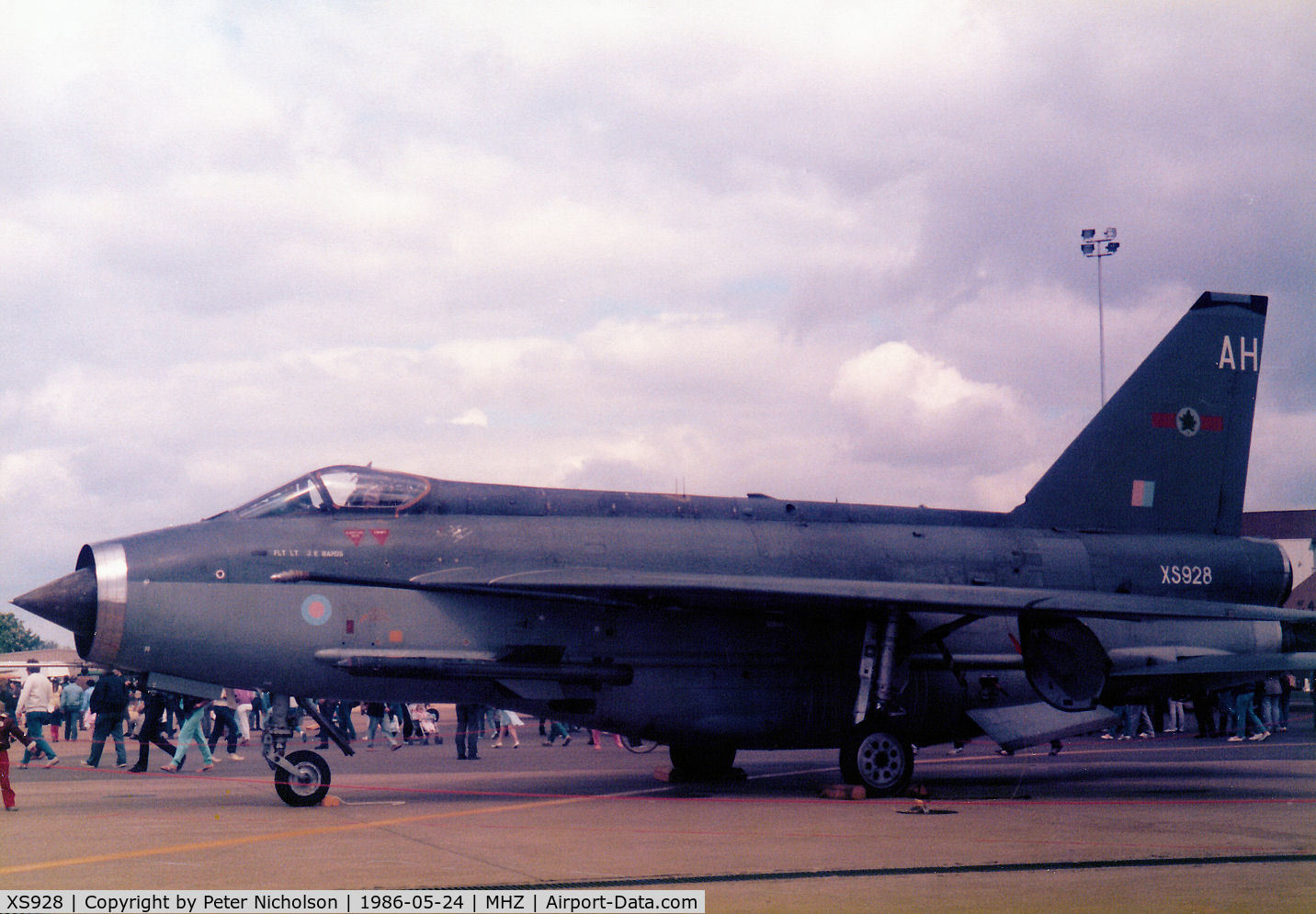 XS928, English Electric Lightning F.6 C/N 95261, Another view of the 5 Squadron Lightning F.6 on display at the 1986 RAF Mildenhall Air Fete.