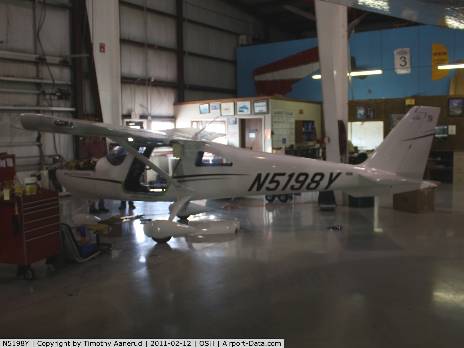 N5198Y, Cessna 162 Skycatcher C/N 16200003, Cessna 162, c/n: 16200003, in the Kermit Weeks Hangar. Annual inspection in progress