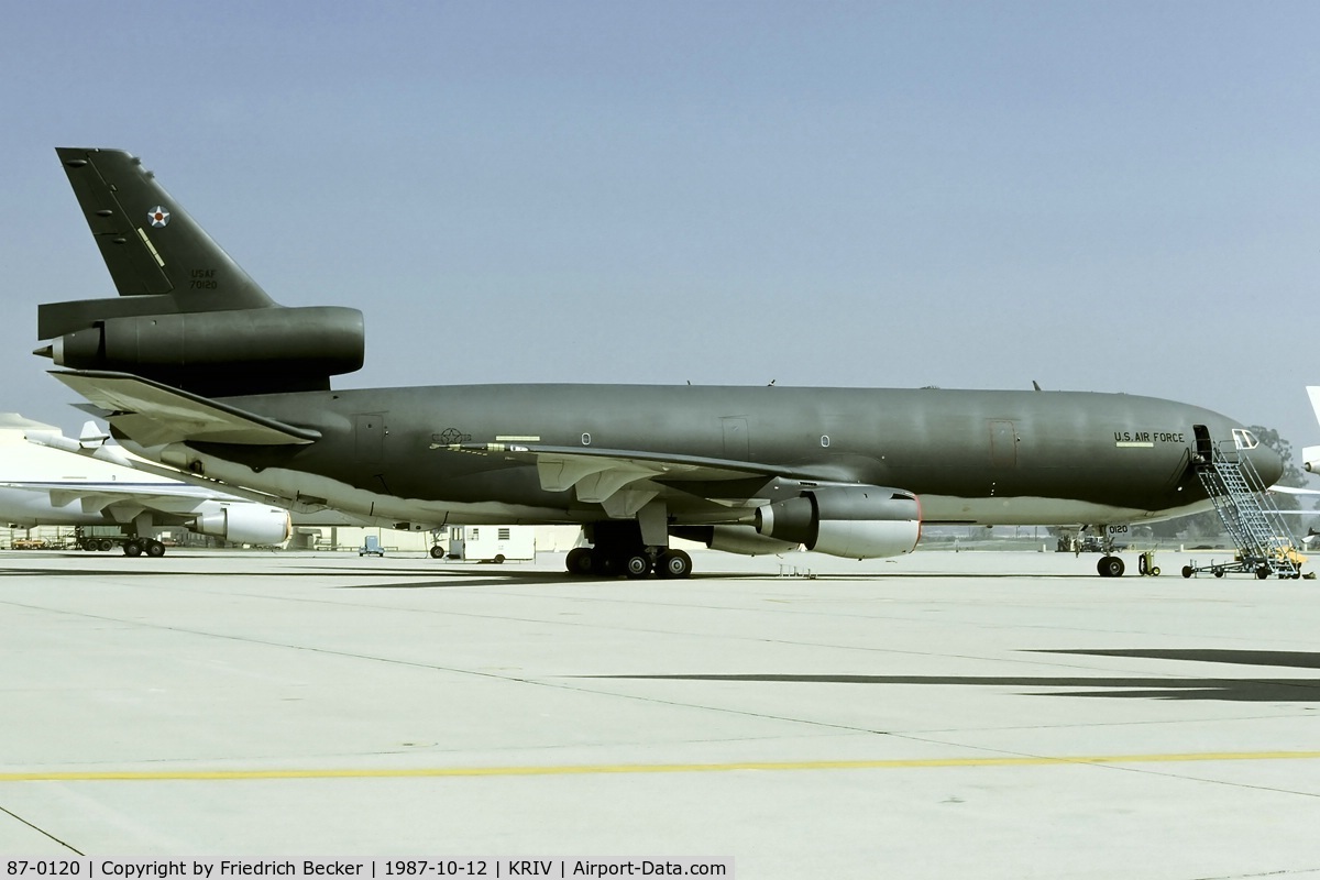 87-0120, 1987 McDonnell Douglas KC-10A Extender C/N 48306, flightline at March AFB