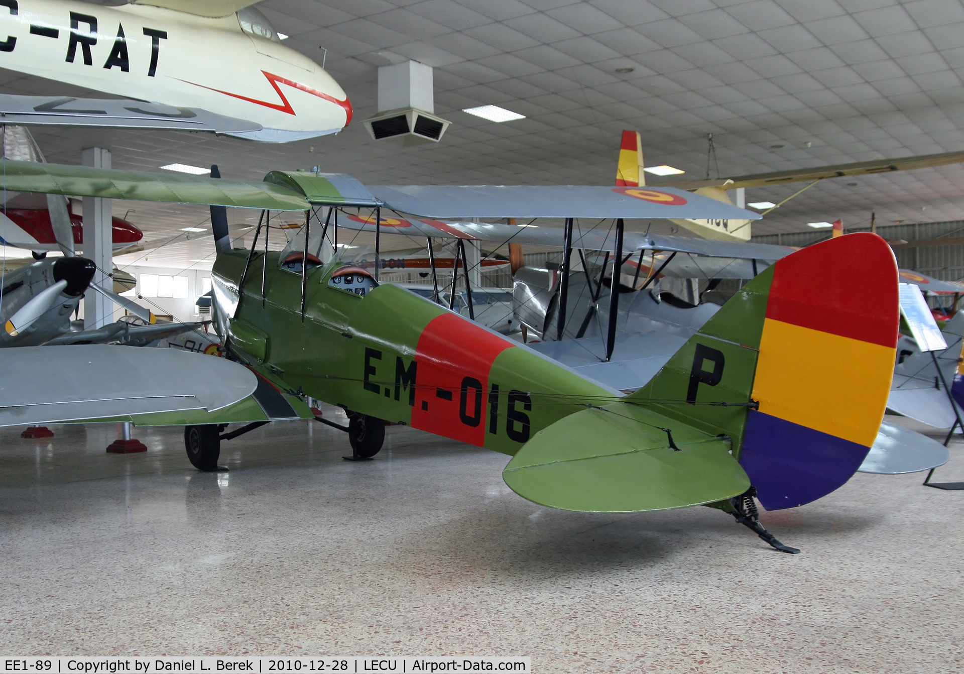 EE1-89, De Havilland DH-60G III Moth Major C/N 16382, The port side is painted in this scheme; the other side sports Spanish Air Force serial 30-89.