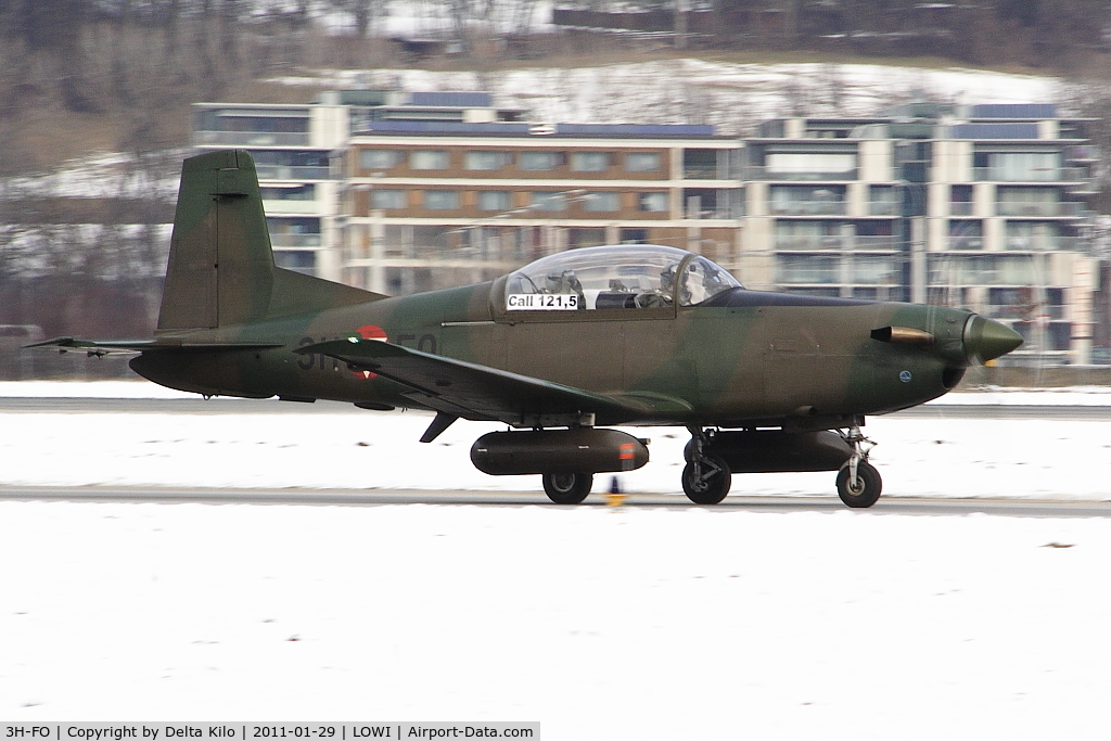 3H-FO, Pilatus PC-7 Turbo Trainer C/N 486, Austrian Air Forces
PC 7 arms with 2x 12.7 mm of machine gun M3P Browning in HMP-250 Pods of FN Herstal, 250 shots, total weight per Pod: 116 kg