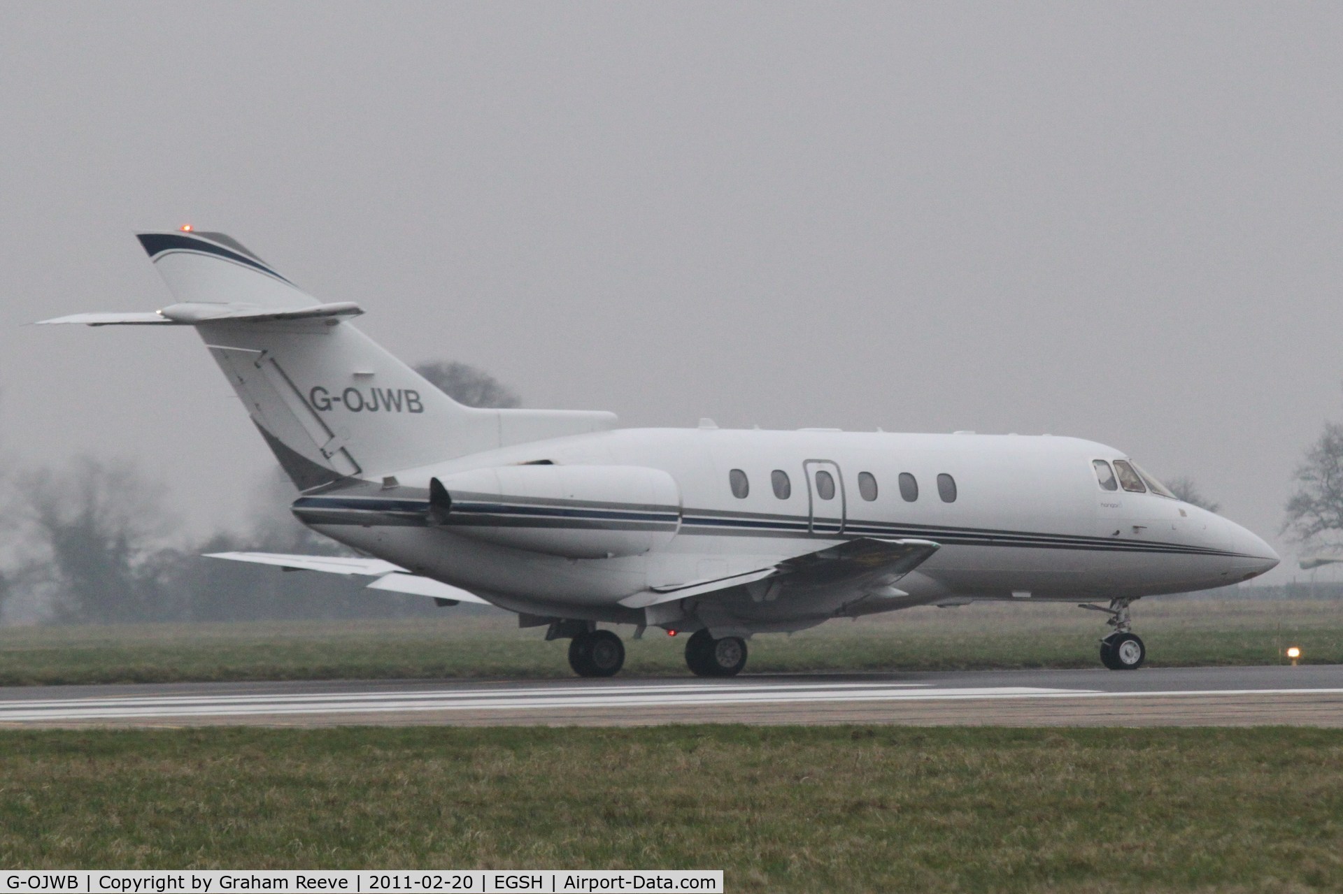 G-OJWB, 2004 Raytheon Hawker 800XP C/N 258674, On the end of the runway and about to depart for Luton.