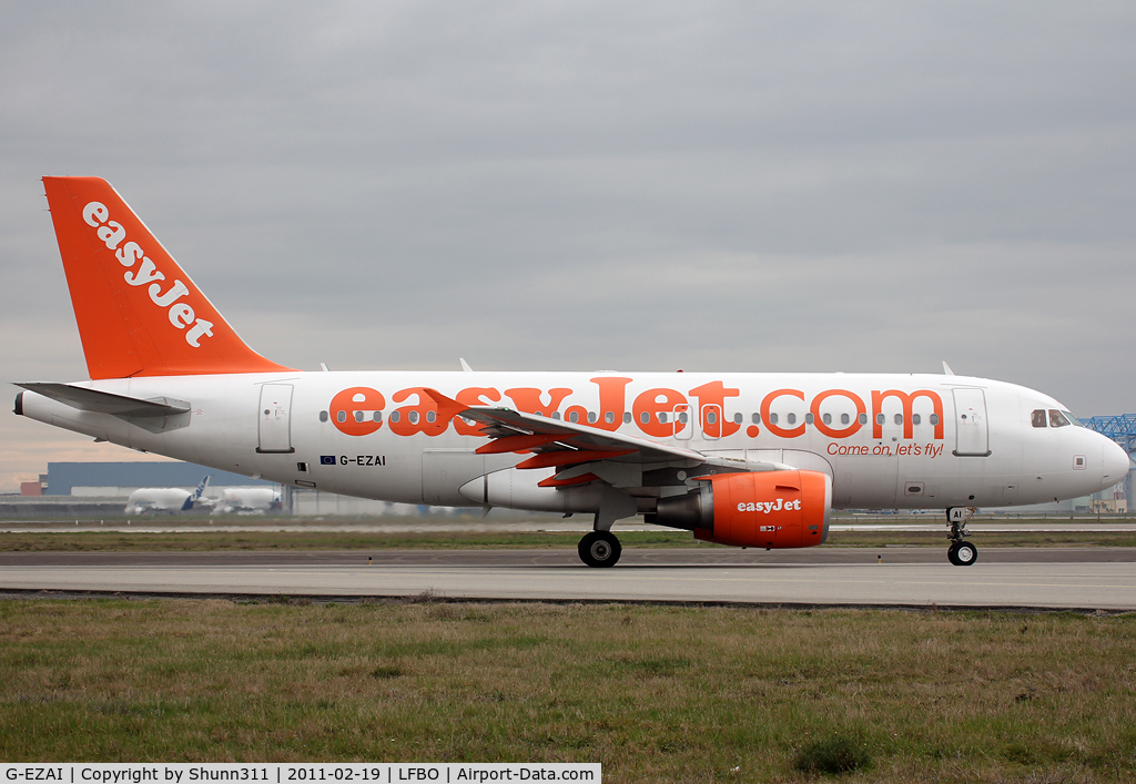 G-EZAI, 2006 Airbus A319-111 C/N 2735, Lining up rwy 14L for departure...