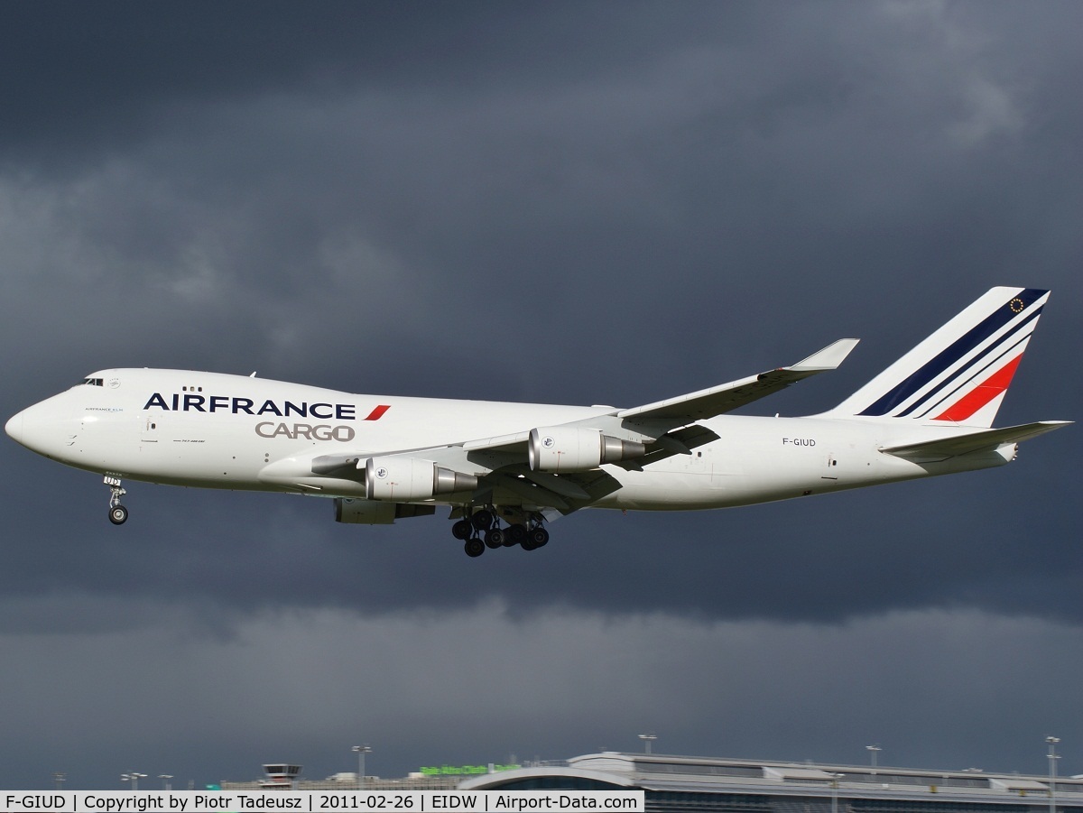 F-GIUD, 2004 Boeing 747-428F/ER/SCD C/N 32870, The first Air France Cargo B747-428F to have their new livery.