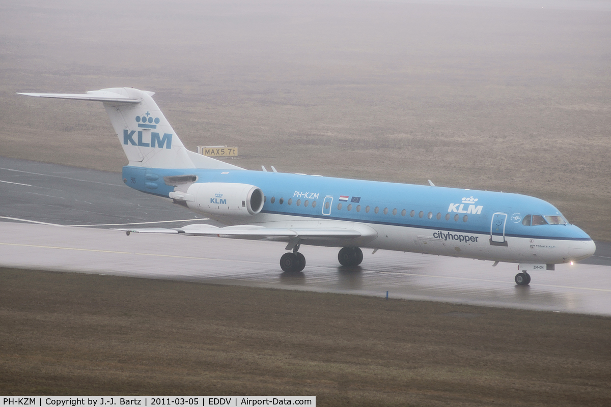 PH-KZM, 1995 Fokker 70 (F-28-0070) C/N 11561, DSLR-A230 (55-200 mm); www.haj-spotter.de.tf