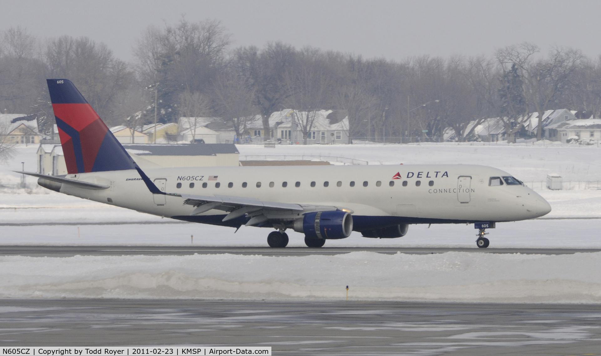 N605CZ, 2007 Embraer 175LR (ERJ-170-200LR) C/N 17000186, Arriving MSP