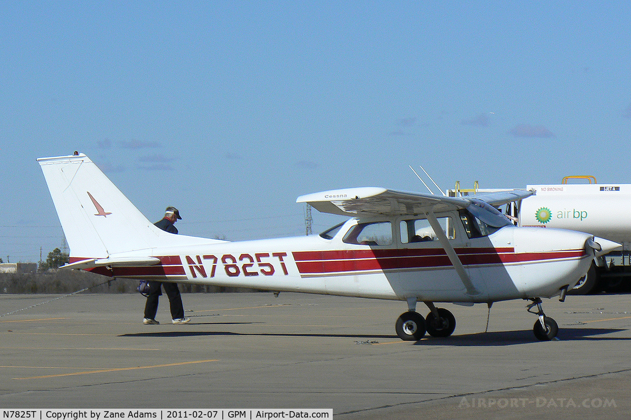 N7825T, 1968 Cessna 172K Skyhawk C/N 17257538, At Grand Prairie Municipal