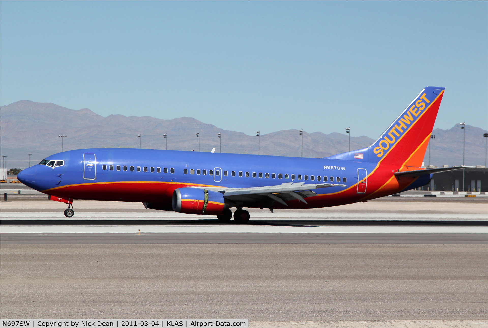 N697SW, 1988 Boeing 737-3TO C/N 23838, KLAS