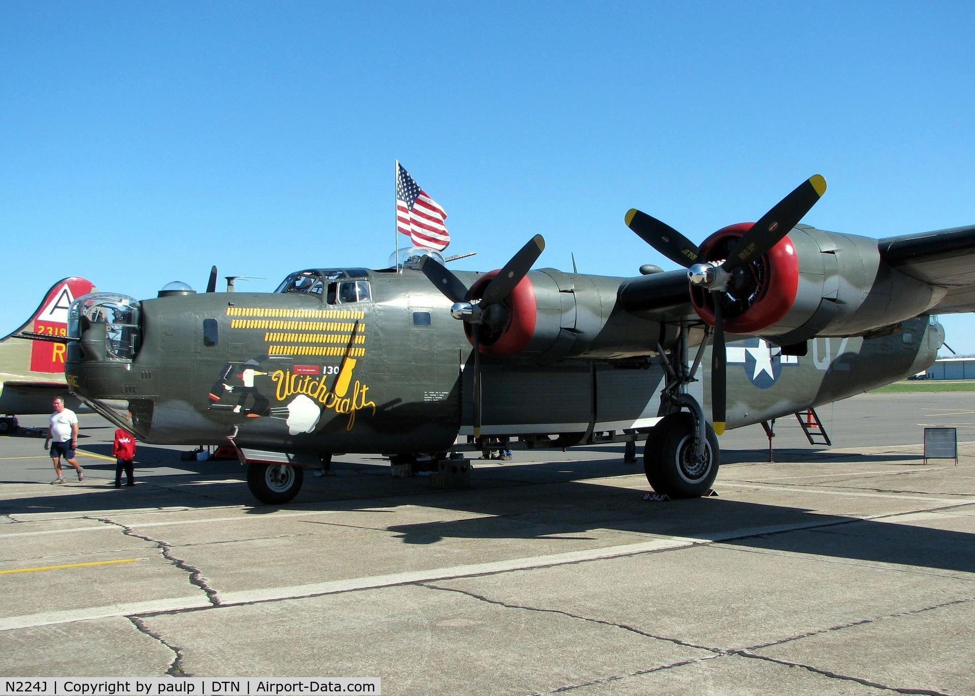 N224J, 1944 Consolidated B-24J-85-CF Liberator C/N 1347 (44-44052), At Downtown Shreveport.