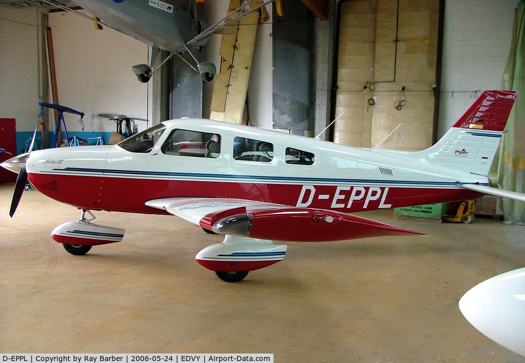 D-EPPL, Piper PA-28-181 Archer III C/N 28-43044, Piper PA-28-181 Archer III [2843044] Porta Westfalica~D 24/05/2006