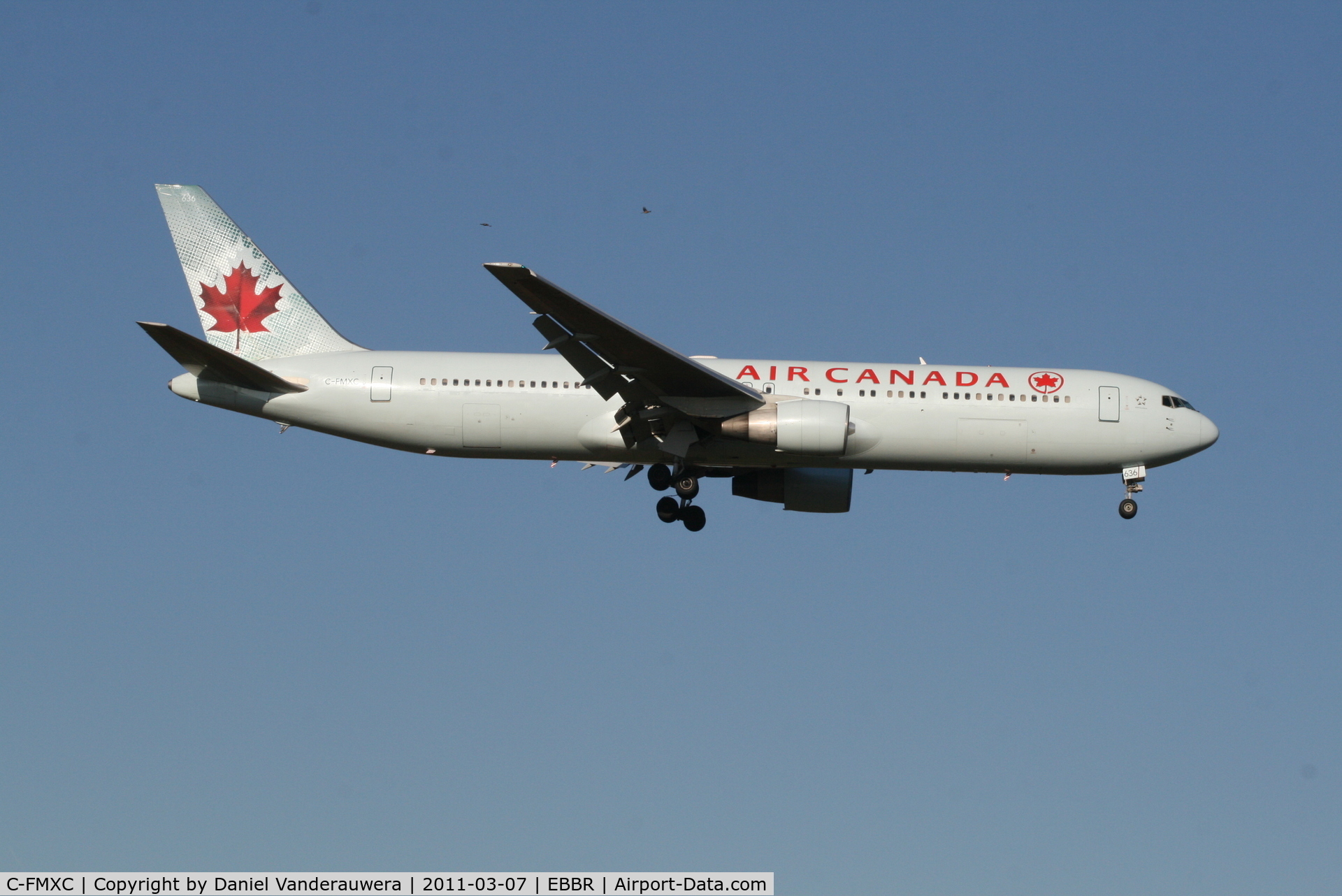C-FMXC, 1996 Boeing 767-333/ER C/N 25588, Flight AC832 is descending to RWY 02