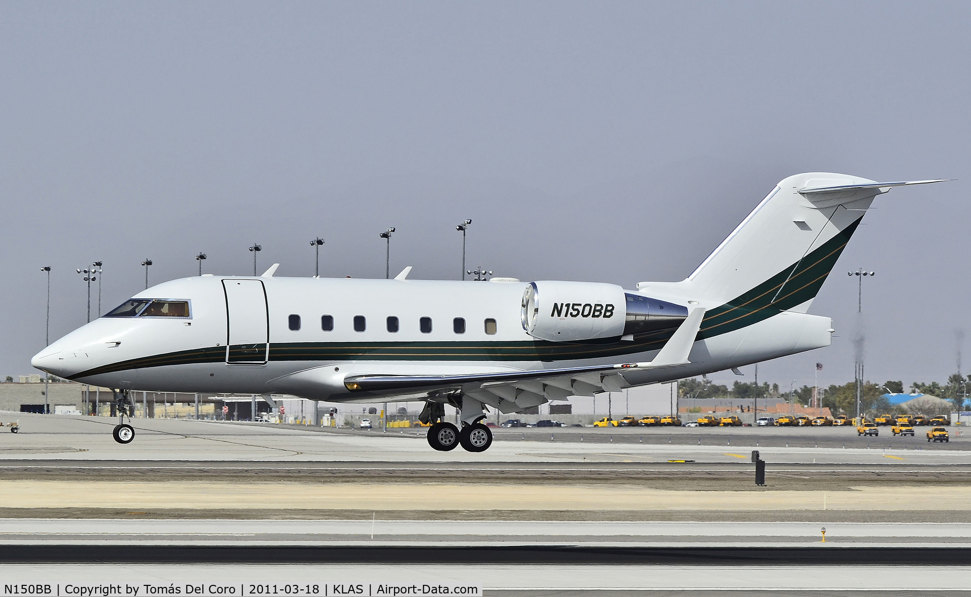 N150BB, 2000 Bombardier Challenger 604 (CL-600-2B16) C/N 5470, N150BB 2000 Bombardier CL-600-2B16 C/N 5470

Las Vegas - McCarran International (LAS / KLAS)
USA - Nevada, March 18, 2011
Photo: Tomás Del Coro