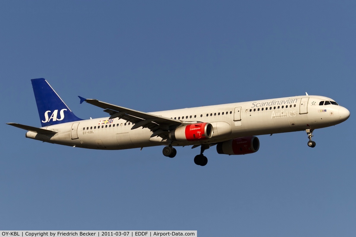 OY-KBL, 2001 Airbus A321-232 C/N 1619, on final