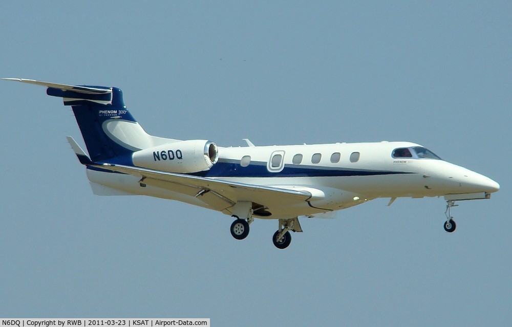 N6DQ, 2010 Embraer EMB-505 Phenom 300 C/N 50500011, Landing 12R, San Antonio
