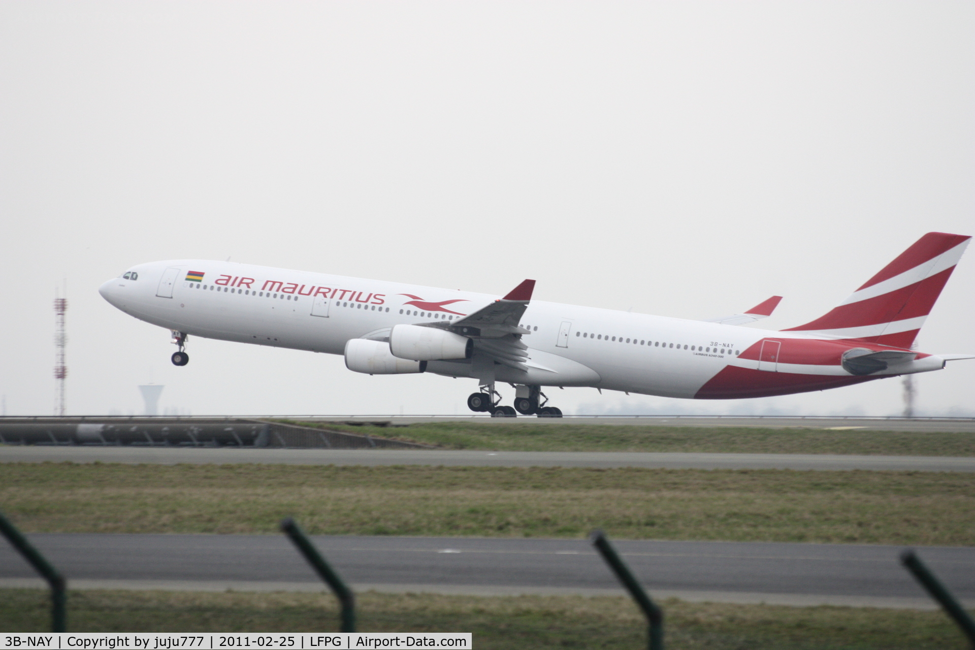 3B-NAY, 1996 Airbus A340-313 C/N 152, with new sheme