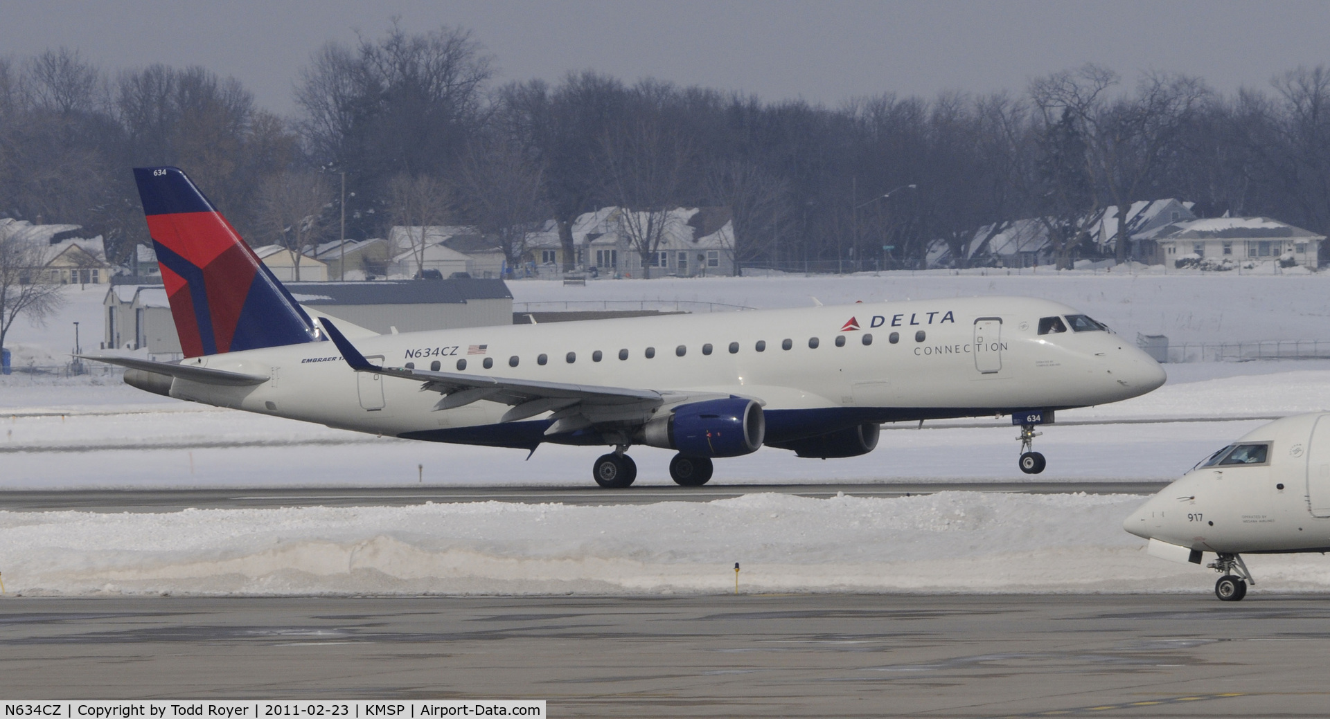 N634CZ, 2008 Embraer 175LR (ERJ-170-200LR) C/N 17000246, Departing MSP
