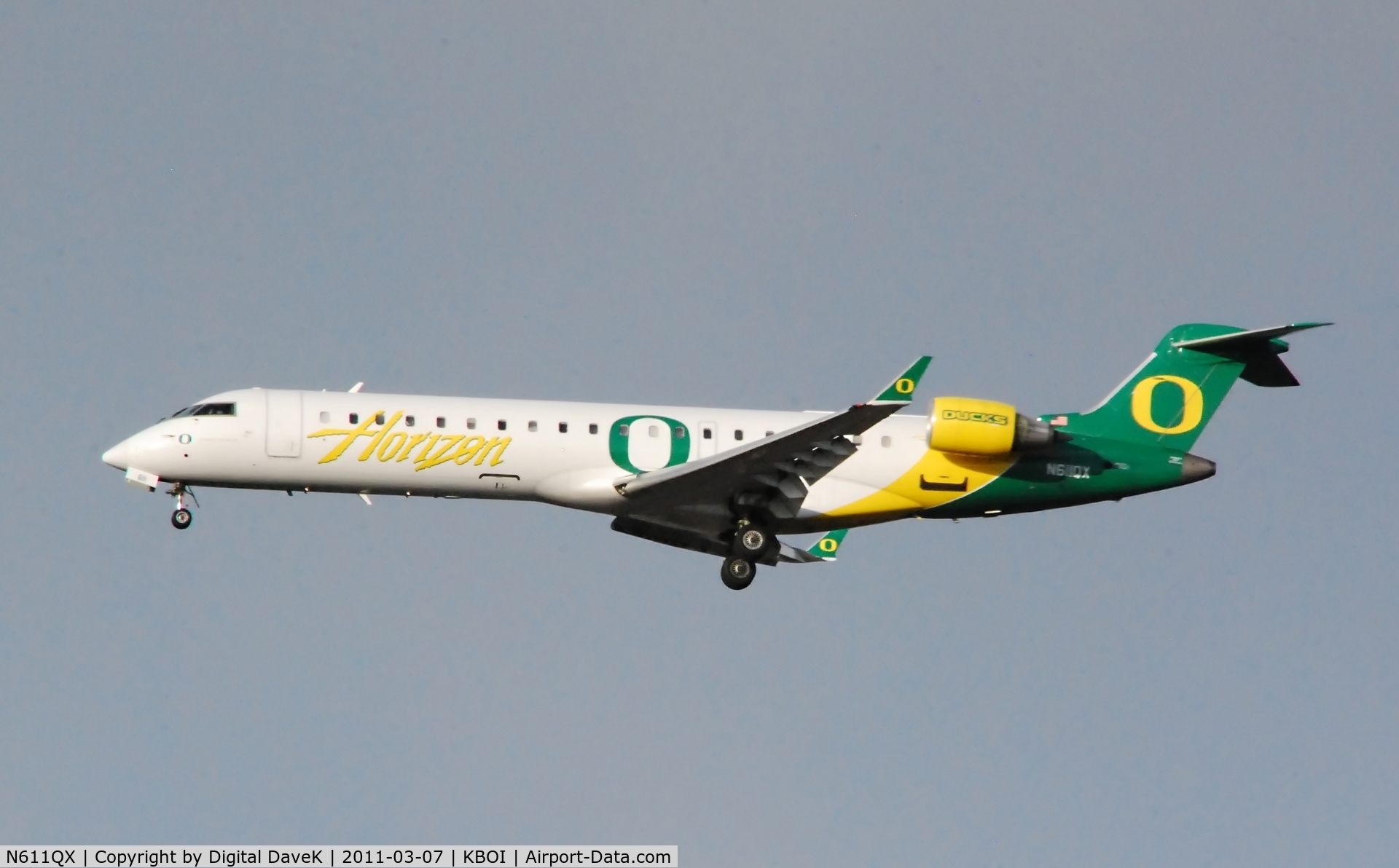 N611QX, Bombardier CRJ-701 (CL-600-2C10) Regional Jet C/N 10041, 