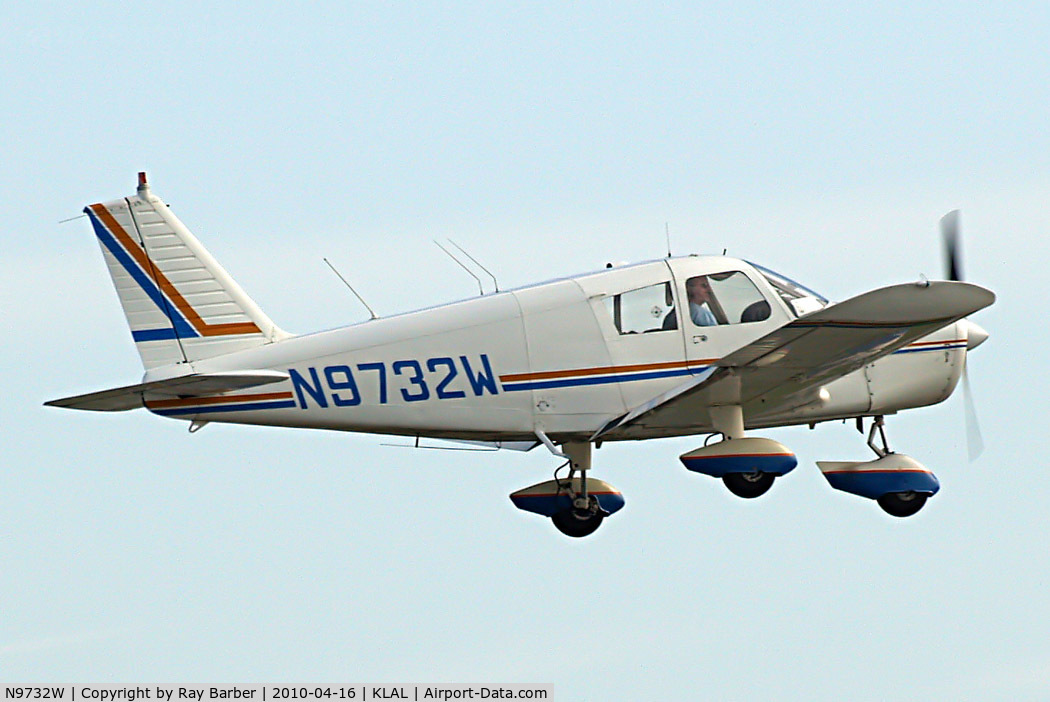N9732W, 1967 Piper PA-28-140 C/N 28-23212, Piper PA-28-140 Cherokee [28-23212] Lakeland-Linder~N 16/04/2010