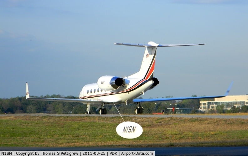 N1SN, 2000 Gulfstream Aerospace G-IV C/N 1433, N1SN after landing at PDK in Atlanta March 2011