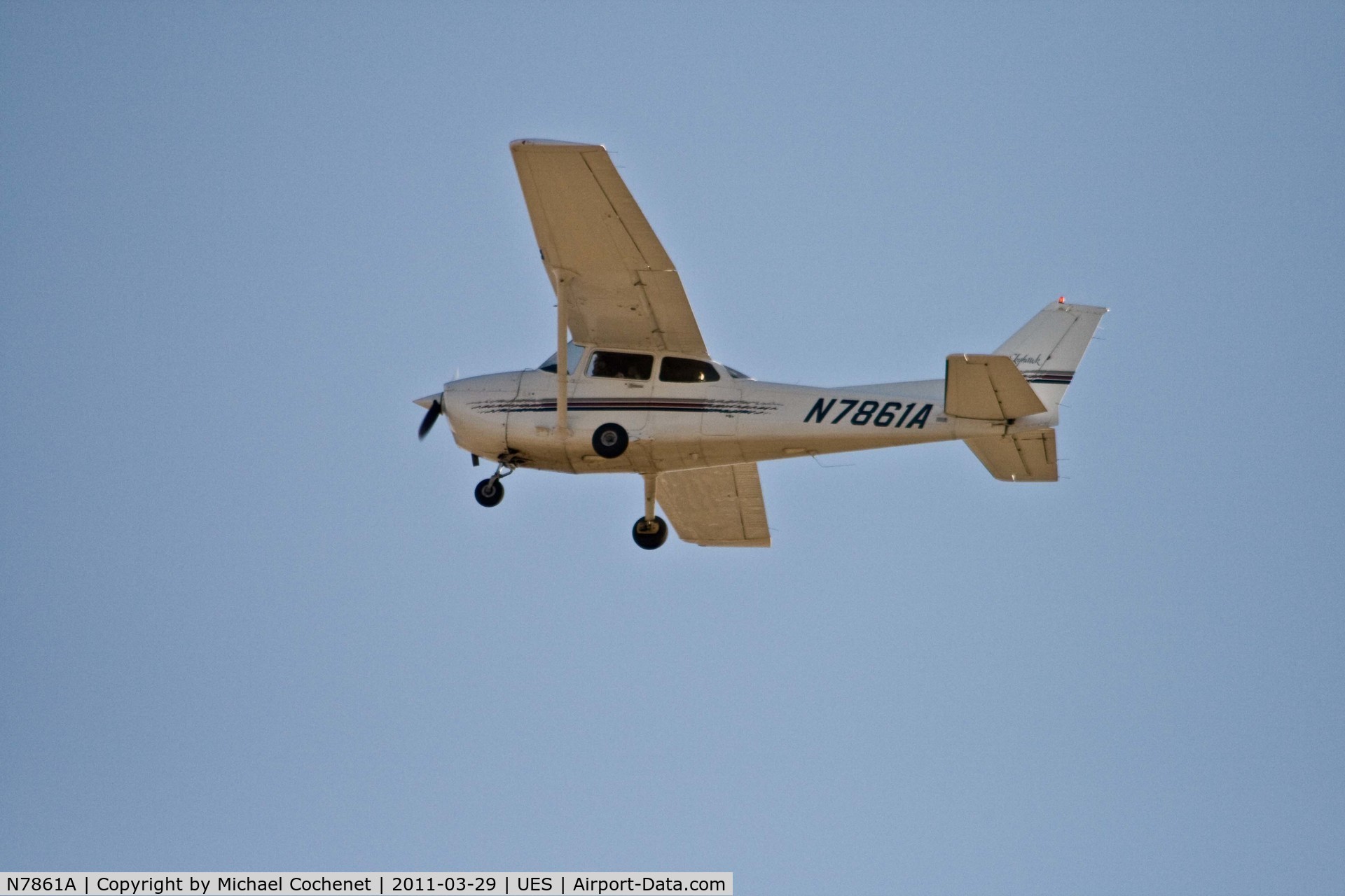 N7861A, 1997 Cessna 172R C/N 17280098, Shot at Crites Field in Waukesha WI