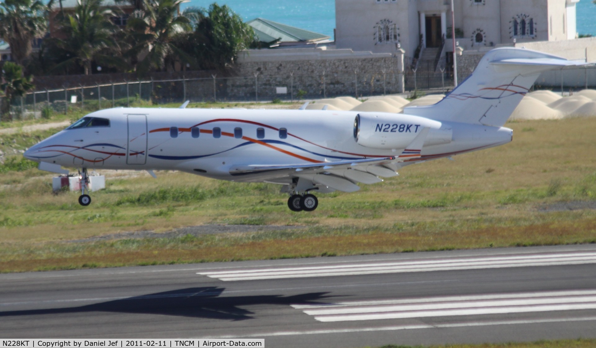 N228KT, 2007 Bombardier Challenger 300 (BD-100-1A10) C/N 20142, N228KT landing at TNCM
