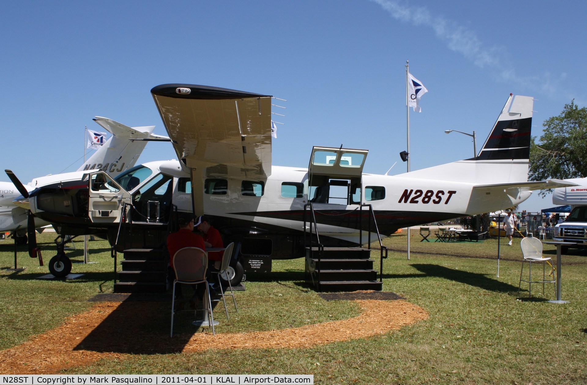 N28ST, Cessna 208B Grand Caravan C/N 208B2212, Cessna 208B