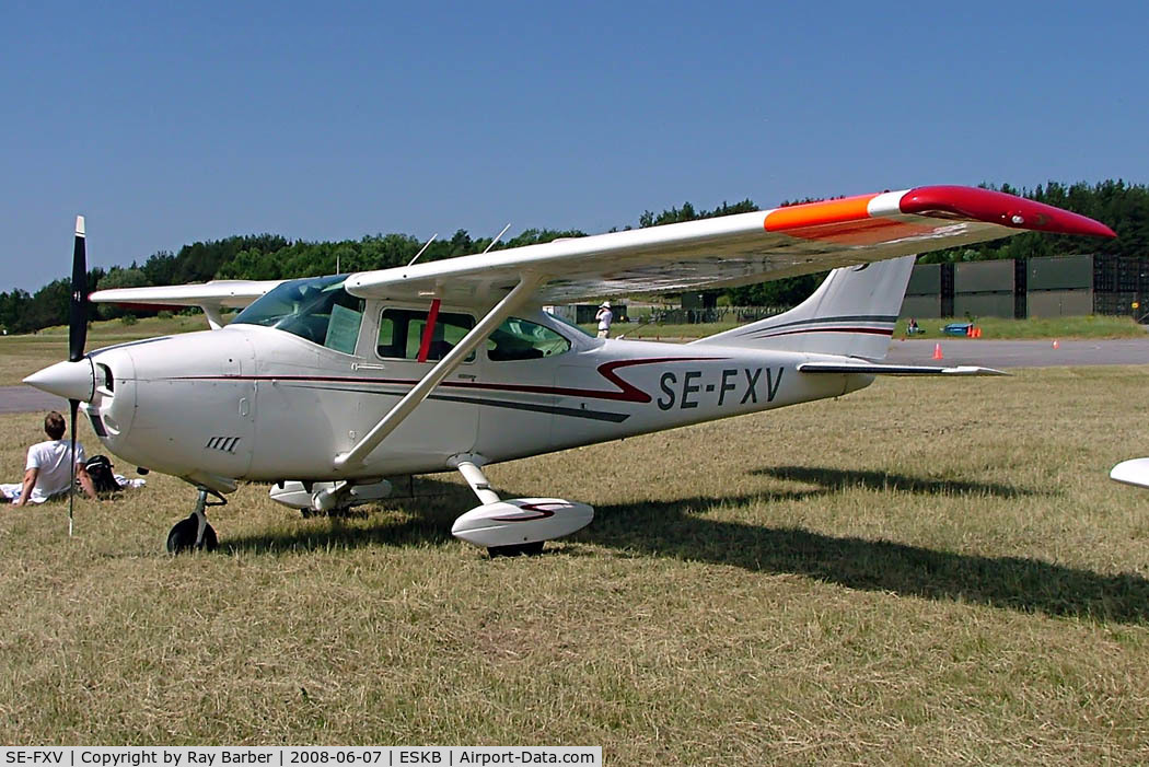 SE-FXV, 1972 Cessna 182P Skylane Skylane C/N 18261259, Cessna 182P Skylane [182-61259] Stockholm-Barkarby~SE 07/06/2008